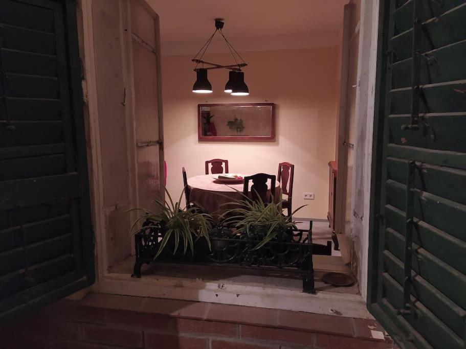 Vintage Studio Apartment, Garden And Free Parking Budapest Luaran gambar